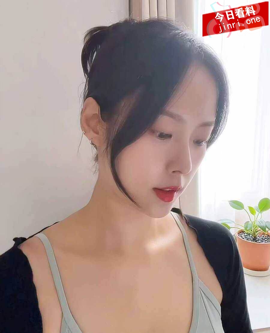 吕梅 2.jpg