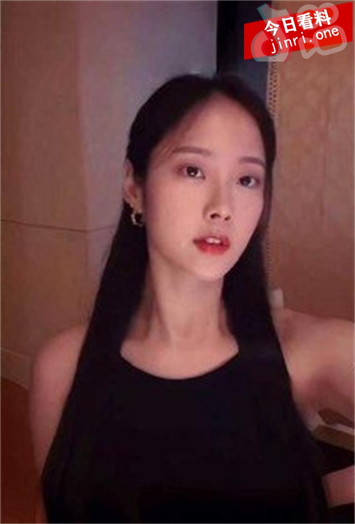 吕诗莹 2.jpg