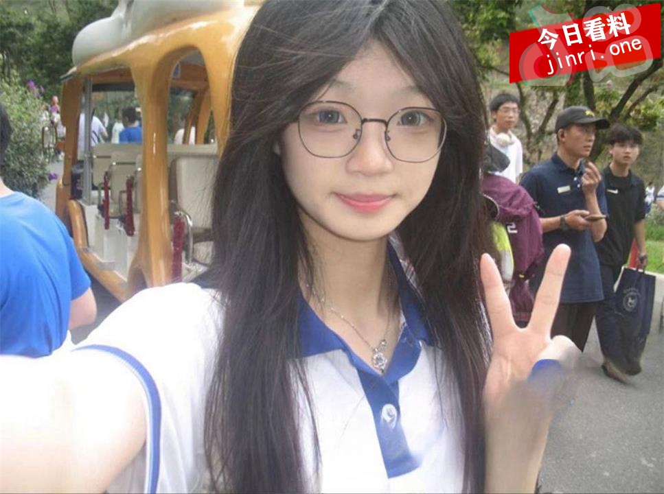 郑科洁 3.jpg