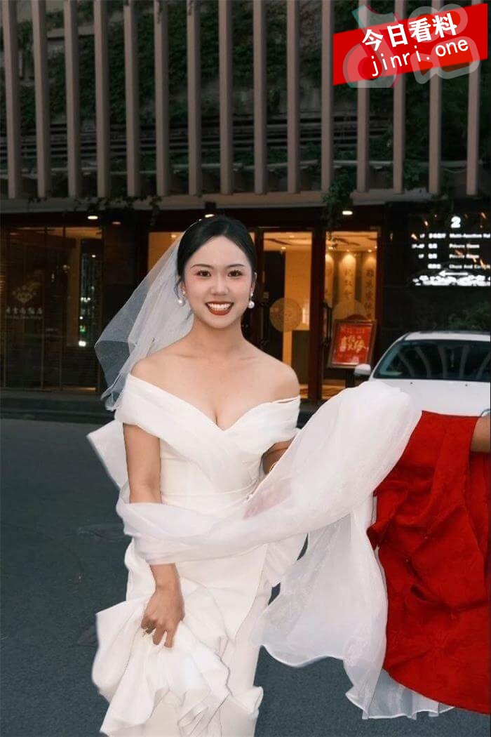 闫冰倩 2.jpg