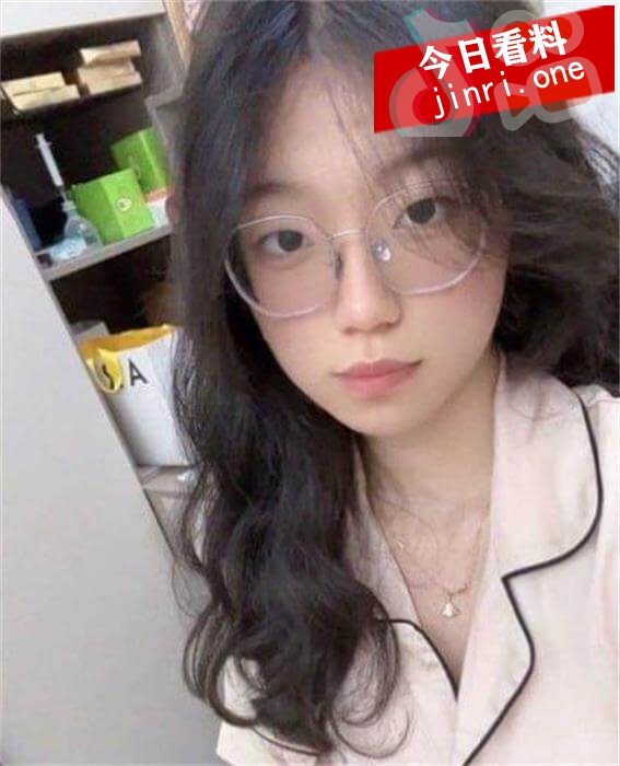 周晓琴 2.jpg