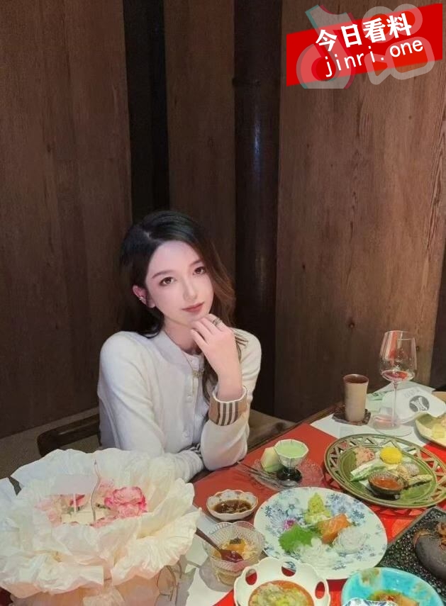 高洁 2.jpg