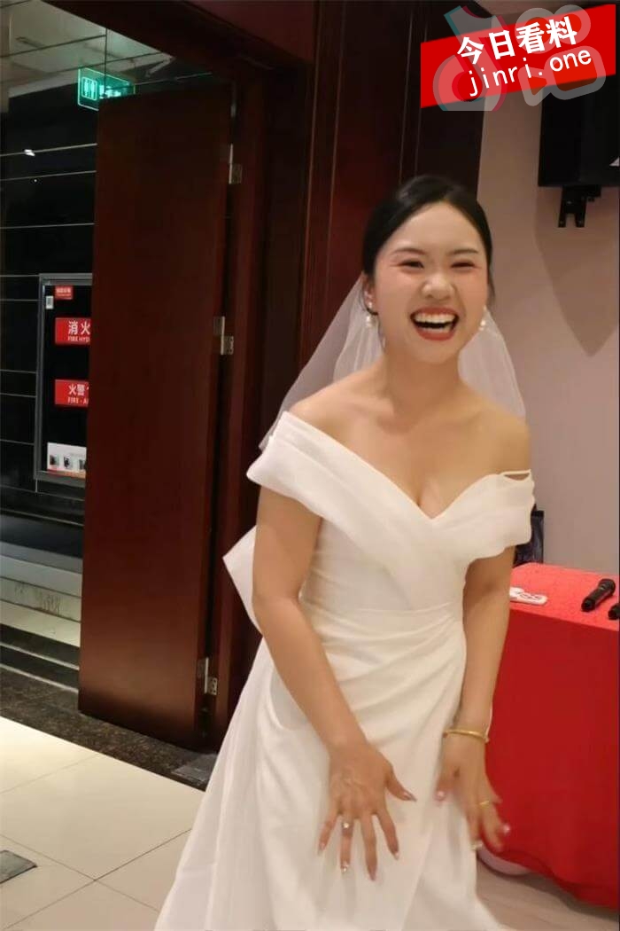 闫冰倩 3.jpg